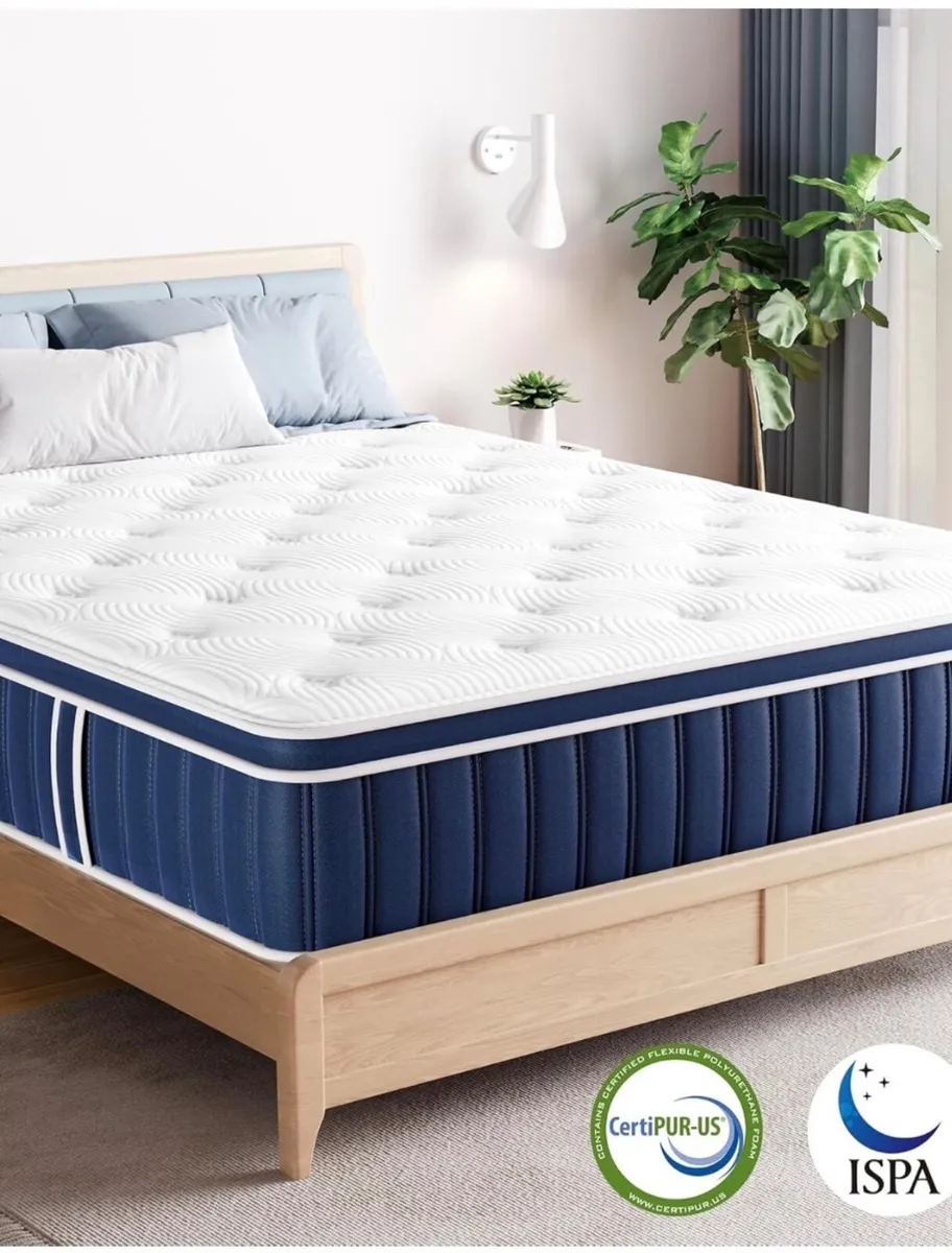 4FT6 Double Mattress, 10.6 Inch Memory Foam Sprung - Image 4