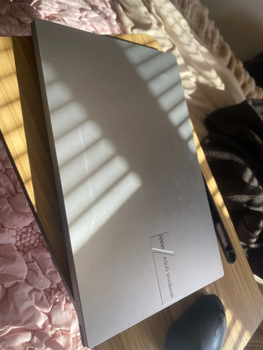 ASUS VIVOBOOK 15 - Image 2