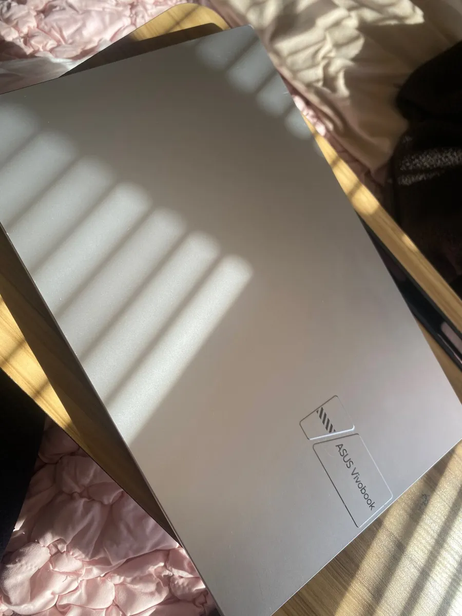 ASUS VIVOBOOK 15 - Image 3