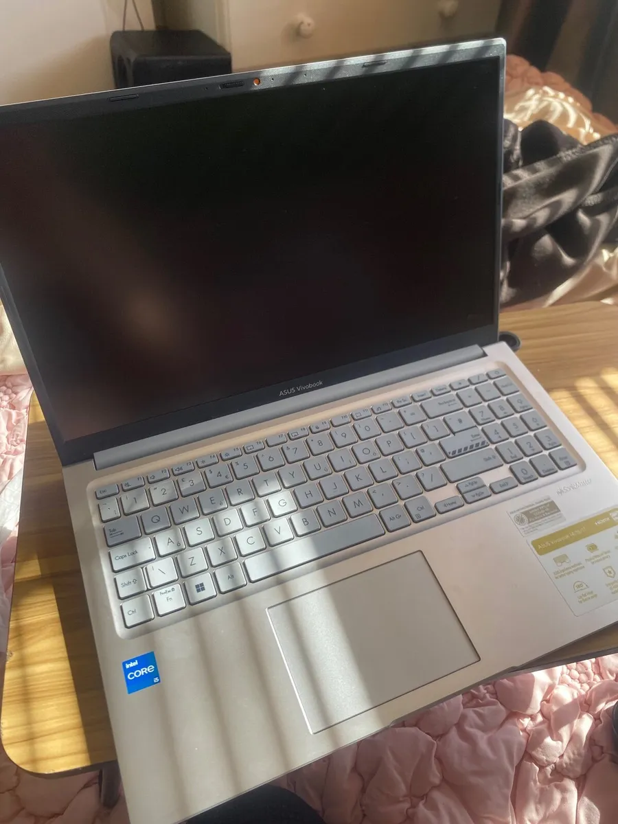 ASUS VIVOBOOK 15 - Image 4