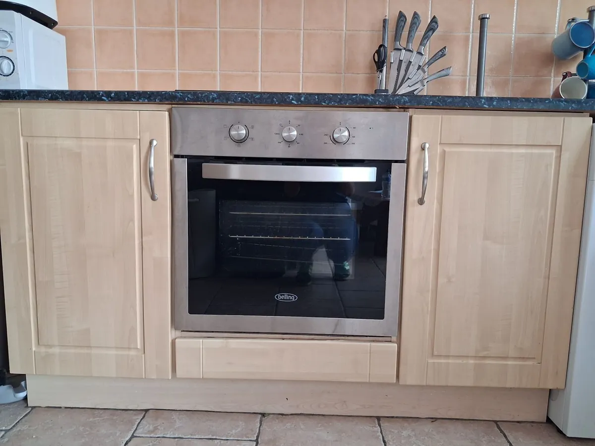 Kitchen with Cooker and hob for sale - Image 1