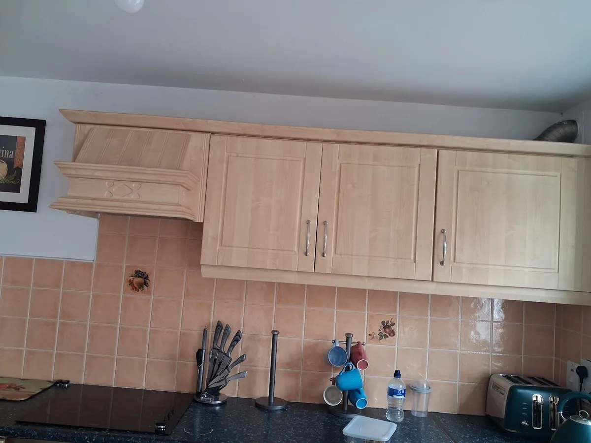 Kitchen with Cooker and hob for sale - Image 4