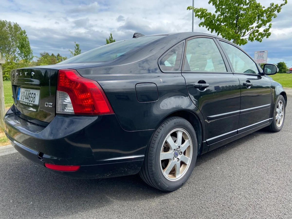 2011 Volvo S40 - Image 2