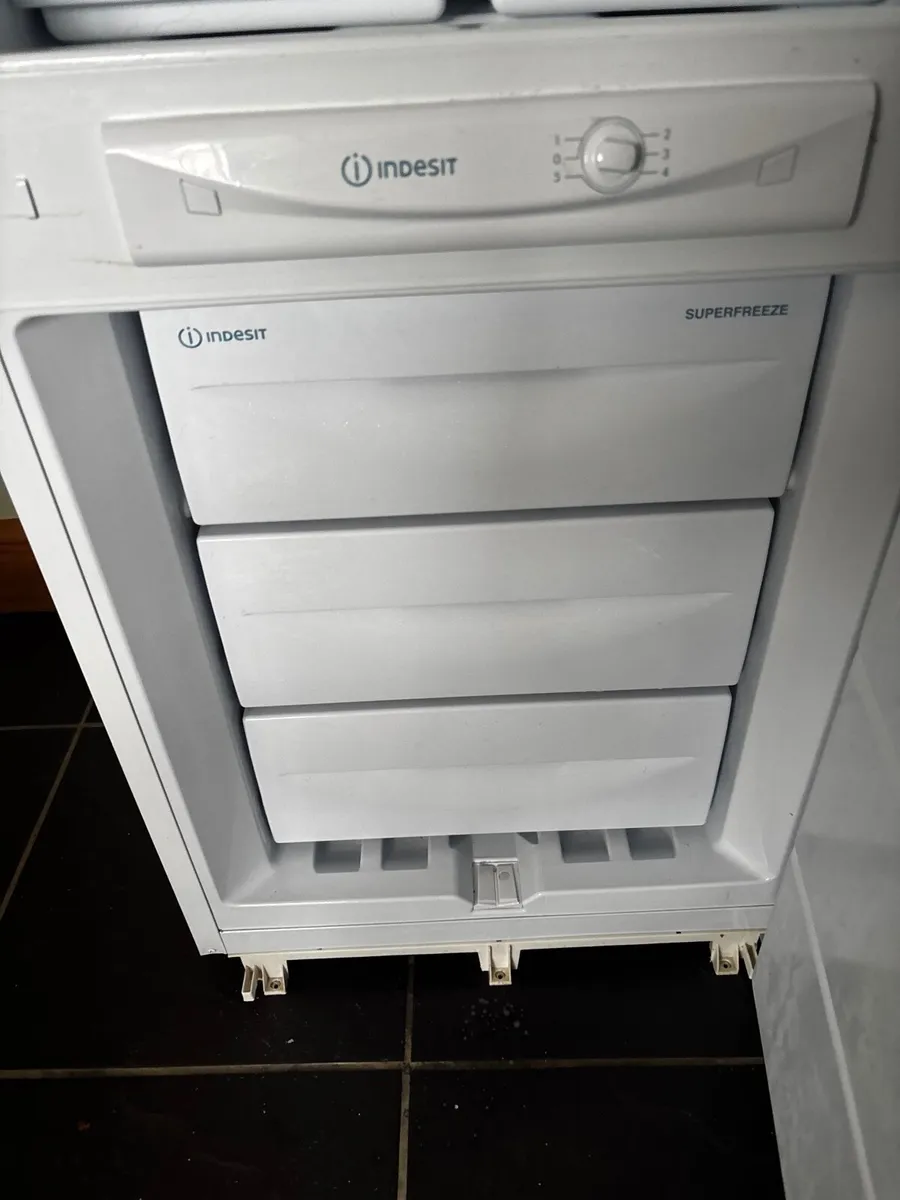 Fridge and double oven - Image 2