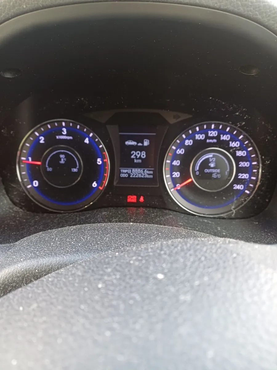 Hyundai i40 2012 Needs Repair - Taxed & NCT - Image 2