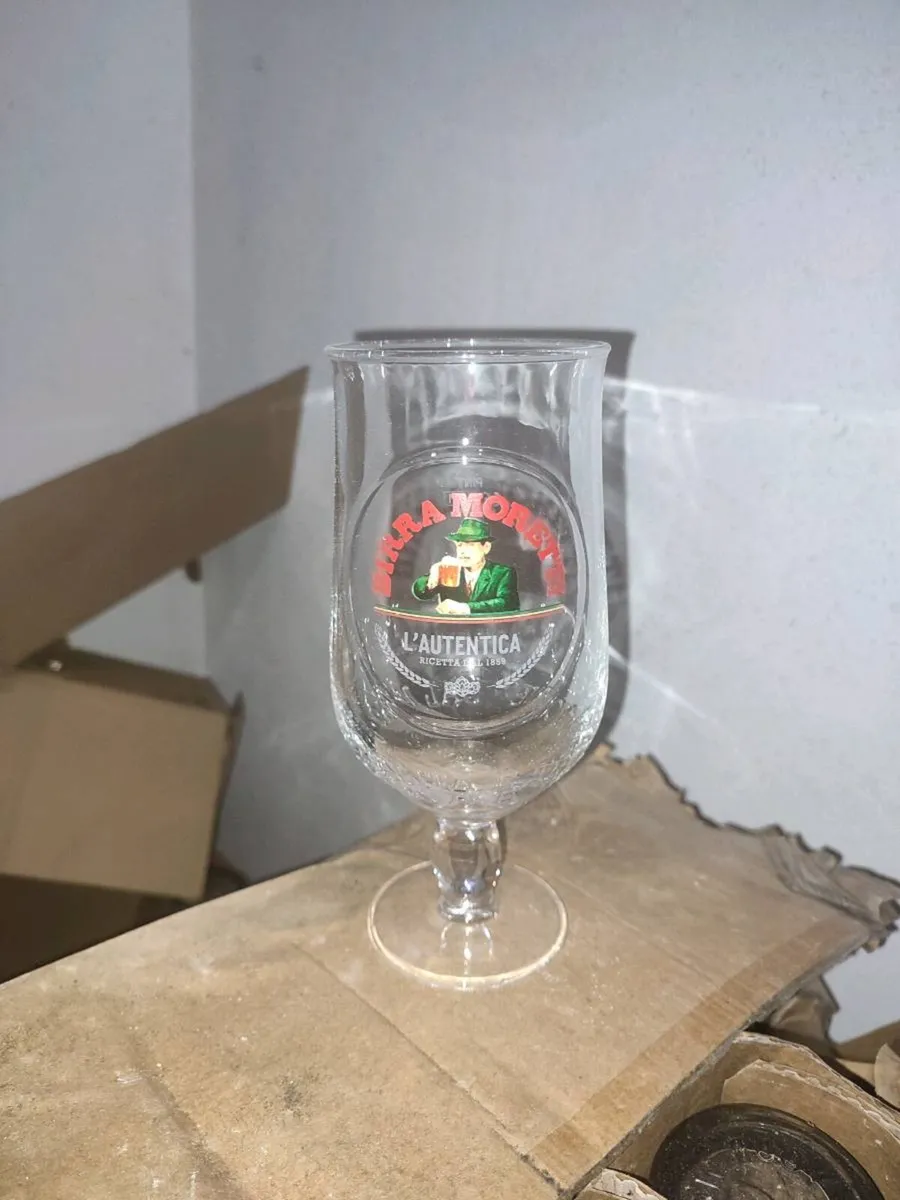 Pint glasses - different types & quantities - Image 1