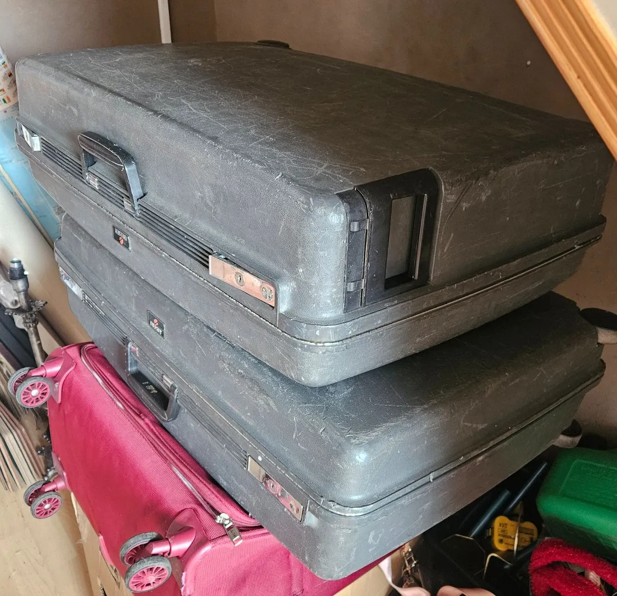 4 Extra Large Suitcases - Image 4