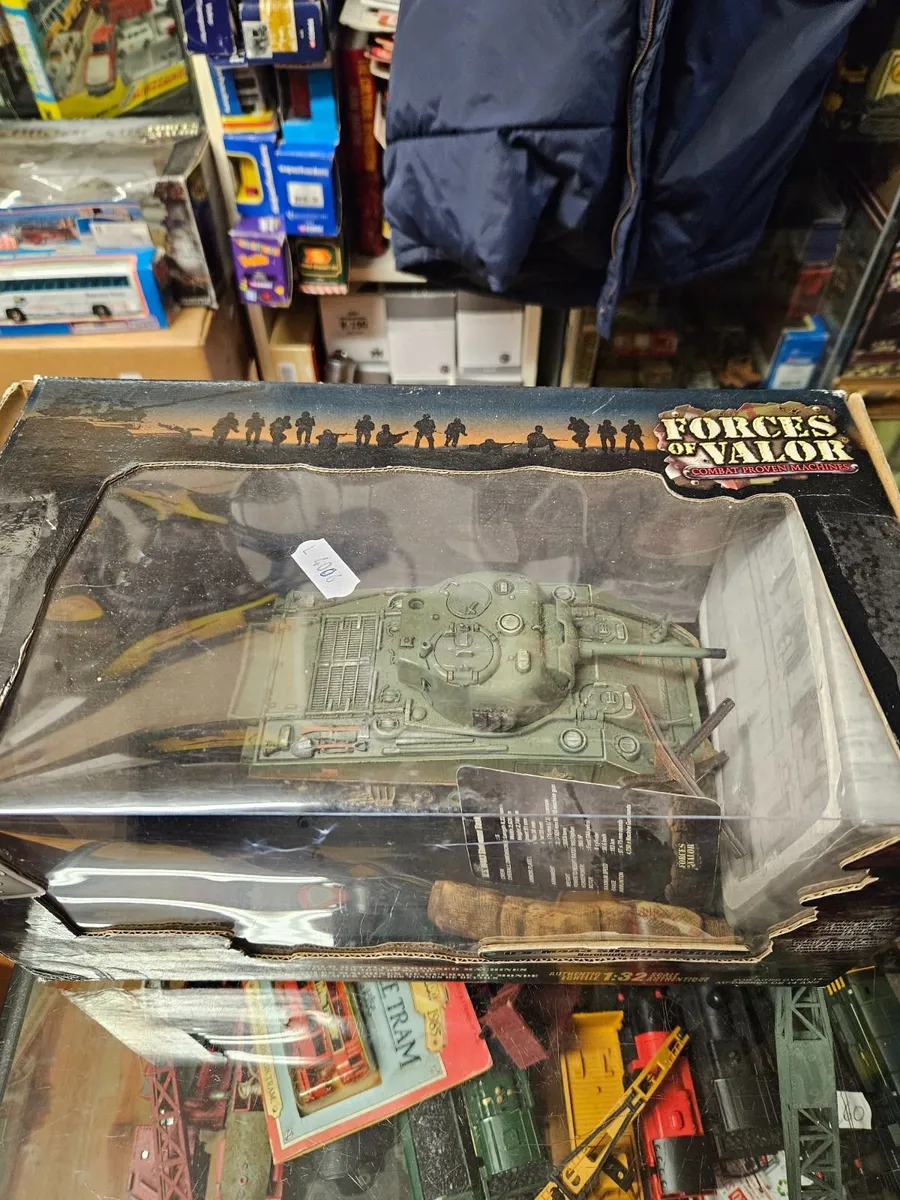 Corgi Forces of Valor American WW2 Sherman Tank - Image 1