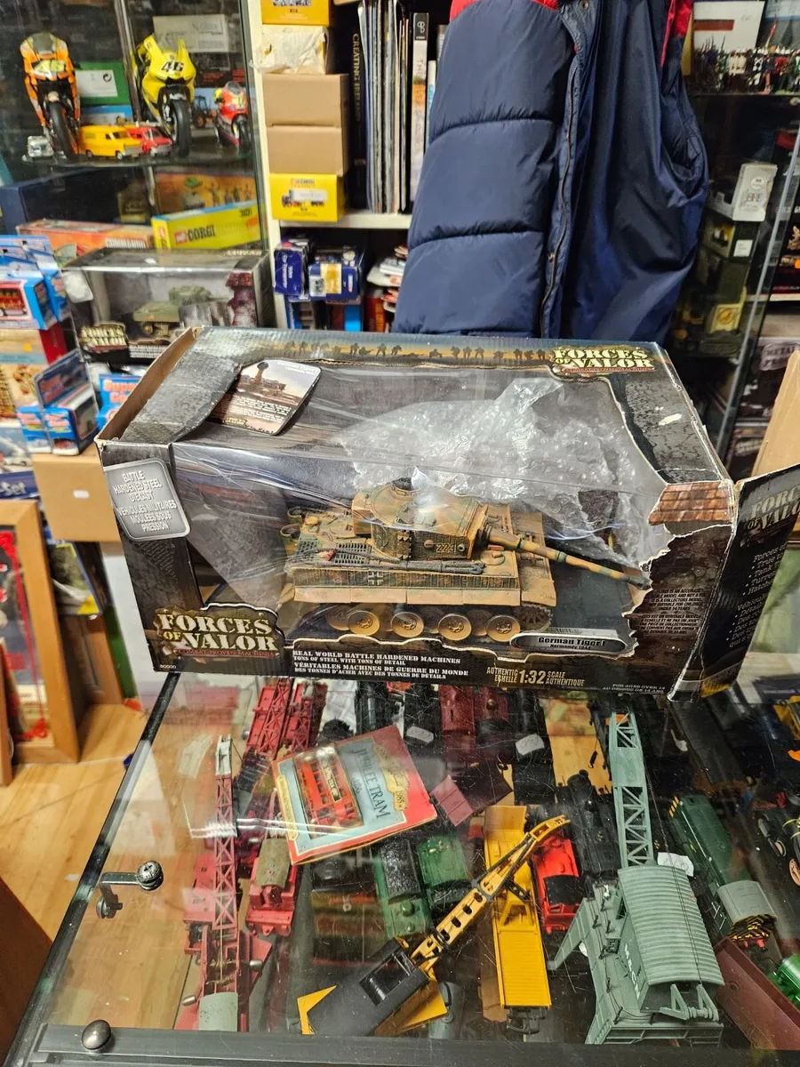 Corgi Forces of Valor German WW2 Tiger Tank - Image 1