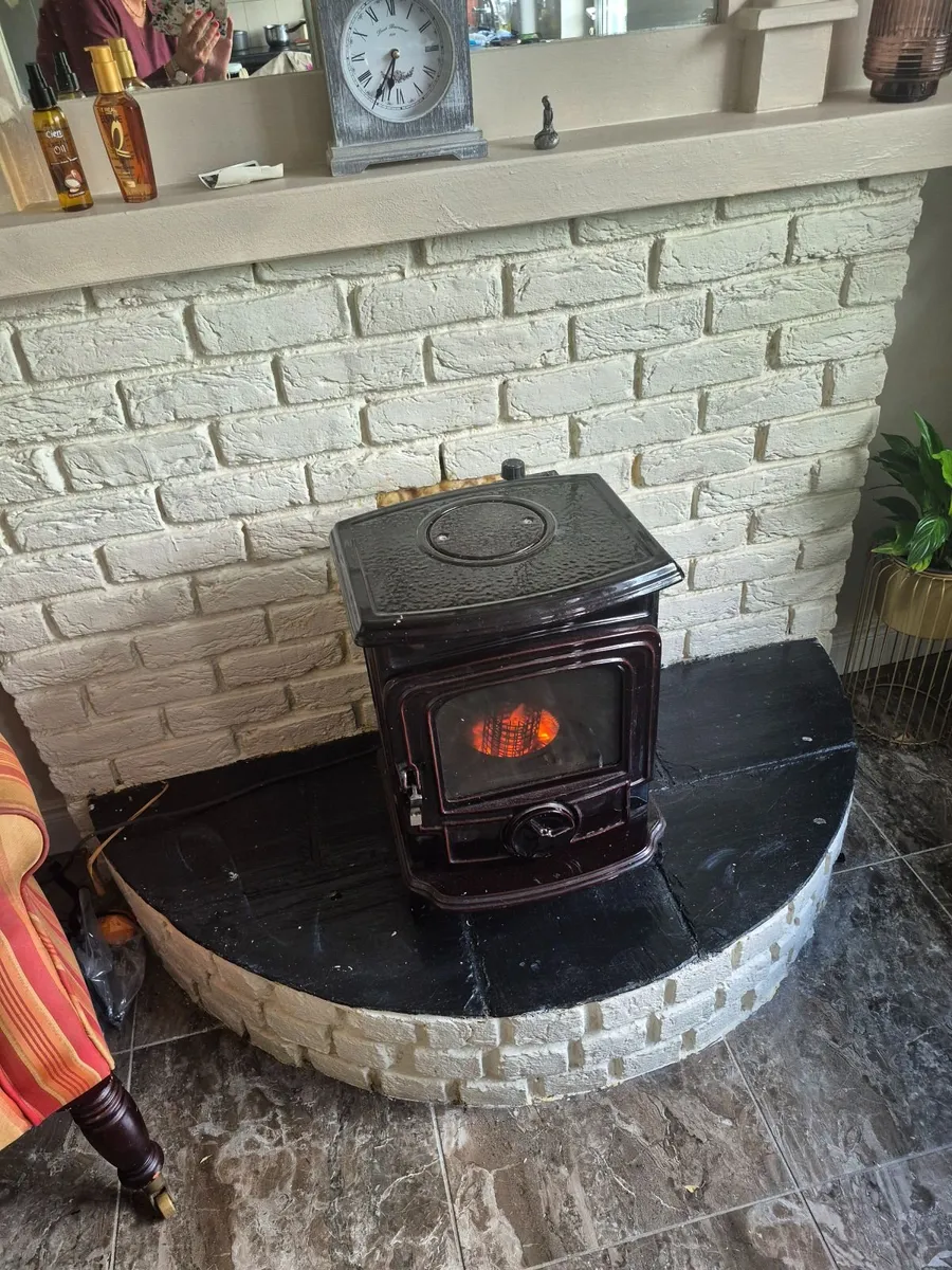 Stanley Oil Stove.. - Image 1