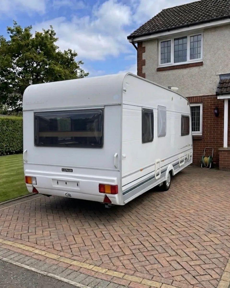 5 berth lunar caravan - Image 2