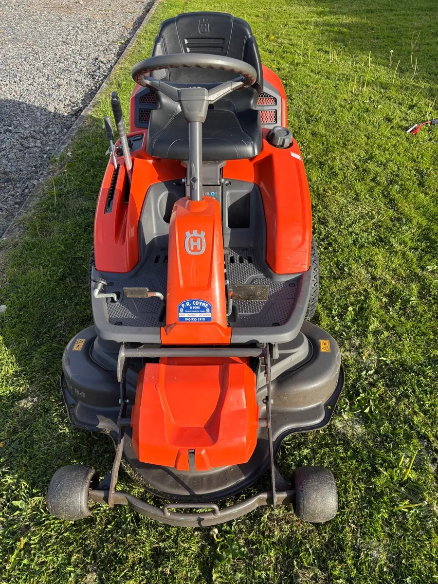 Ride on lawnmower - Image 1