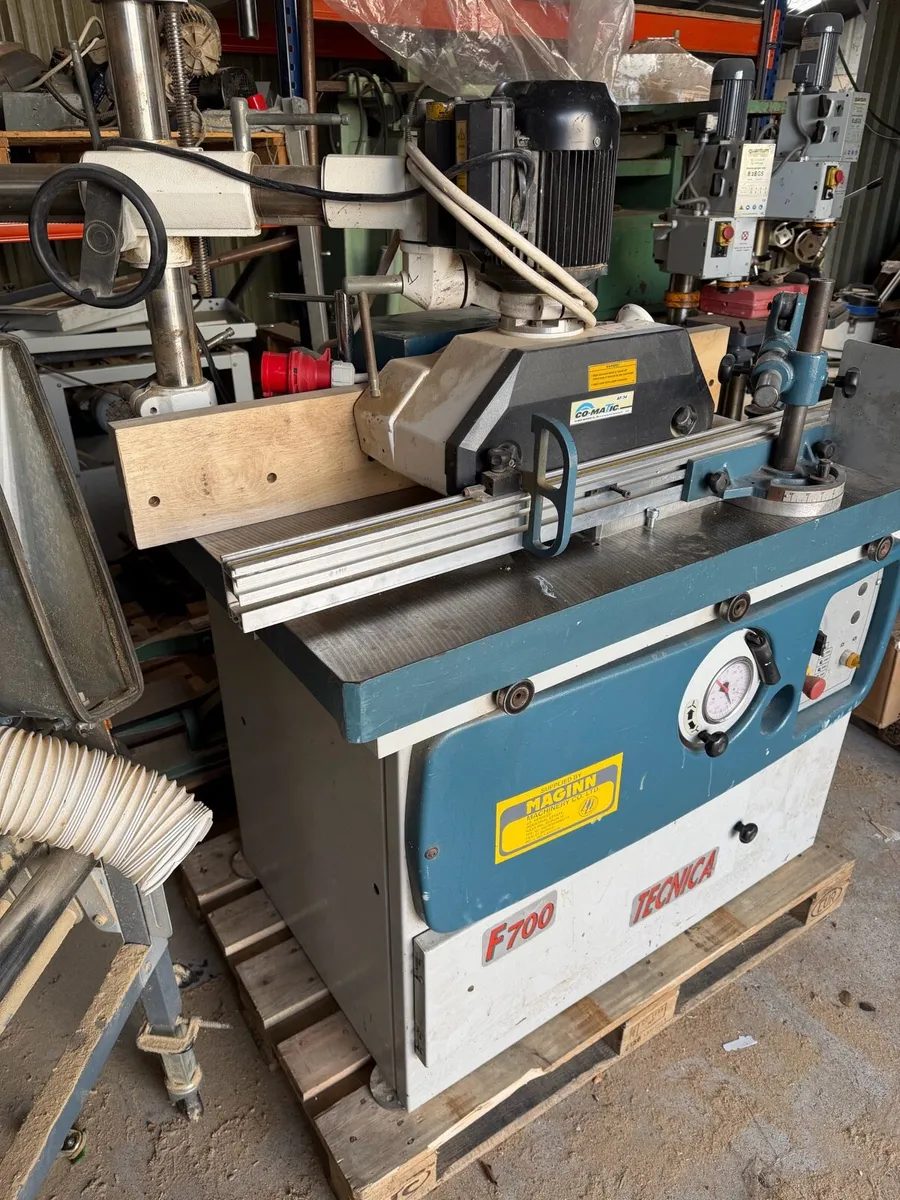 Spindle moulder & powerfeed - Image 1