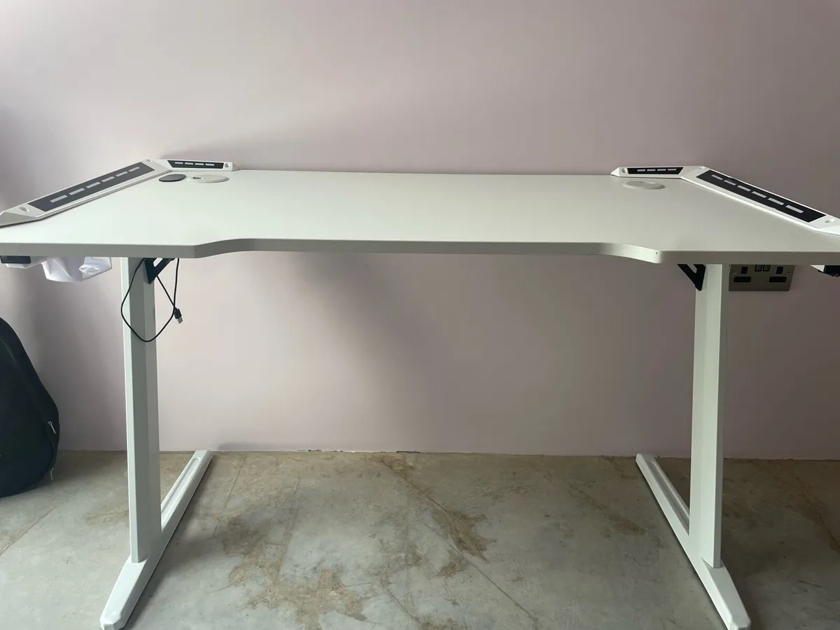 Gaming Chair and Desk - Image 4