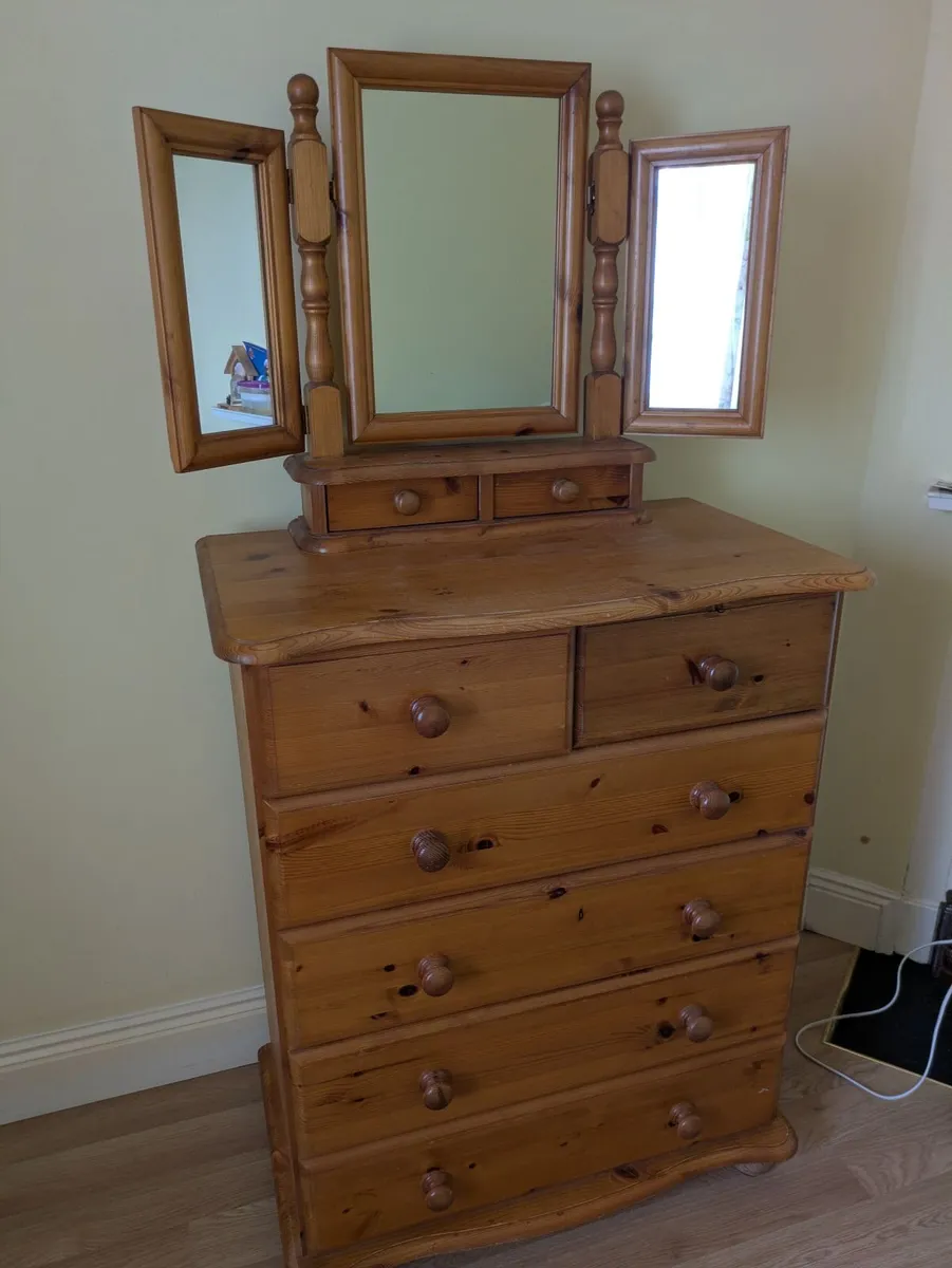 Dresser with mirror - Image 1