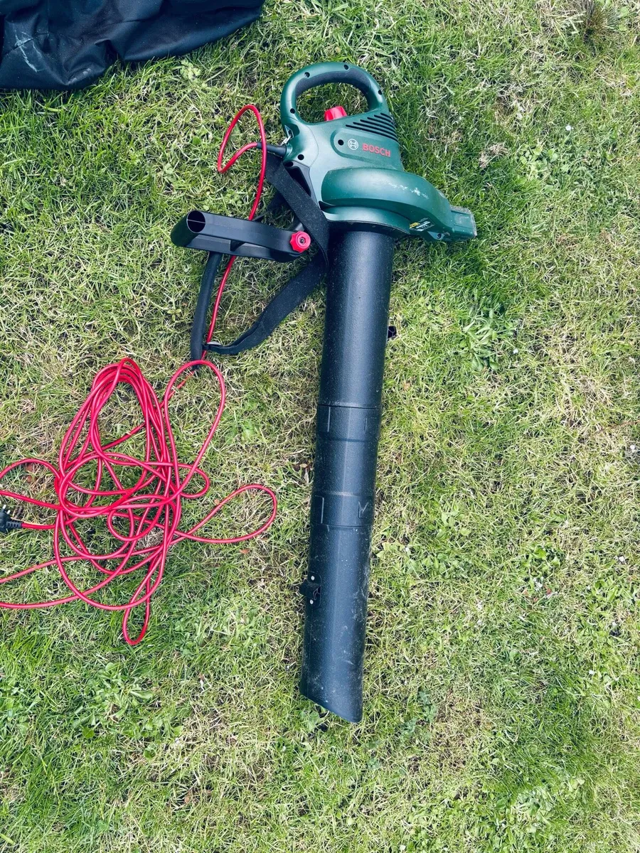 Bosch Electric Leaf Vacuum/blower - Image 1
