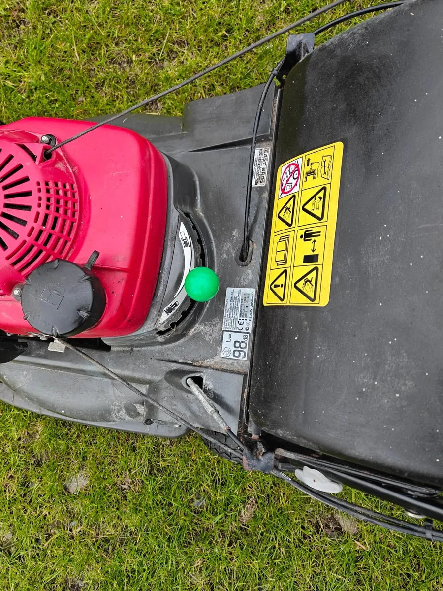 Honda lawn mower - Image 1