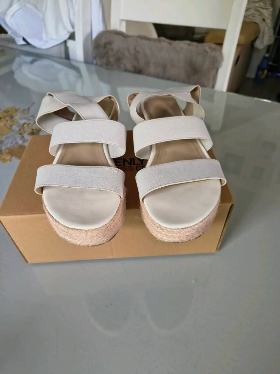 Elastic strapped Sandals - Image 1