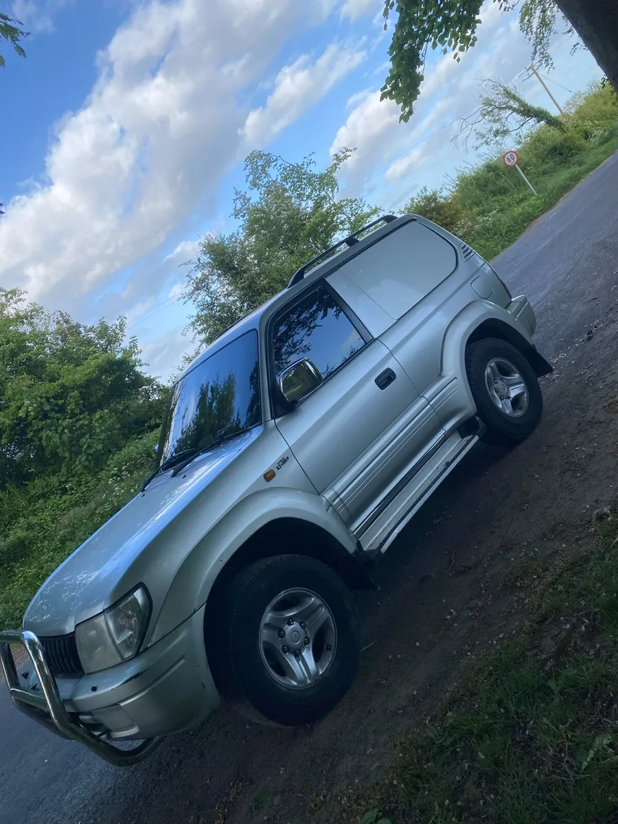 Toyota Land Cruiser - Image 3