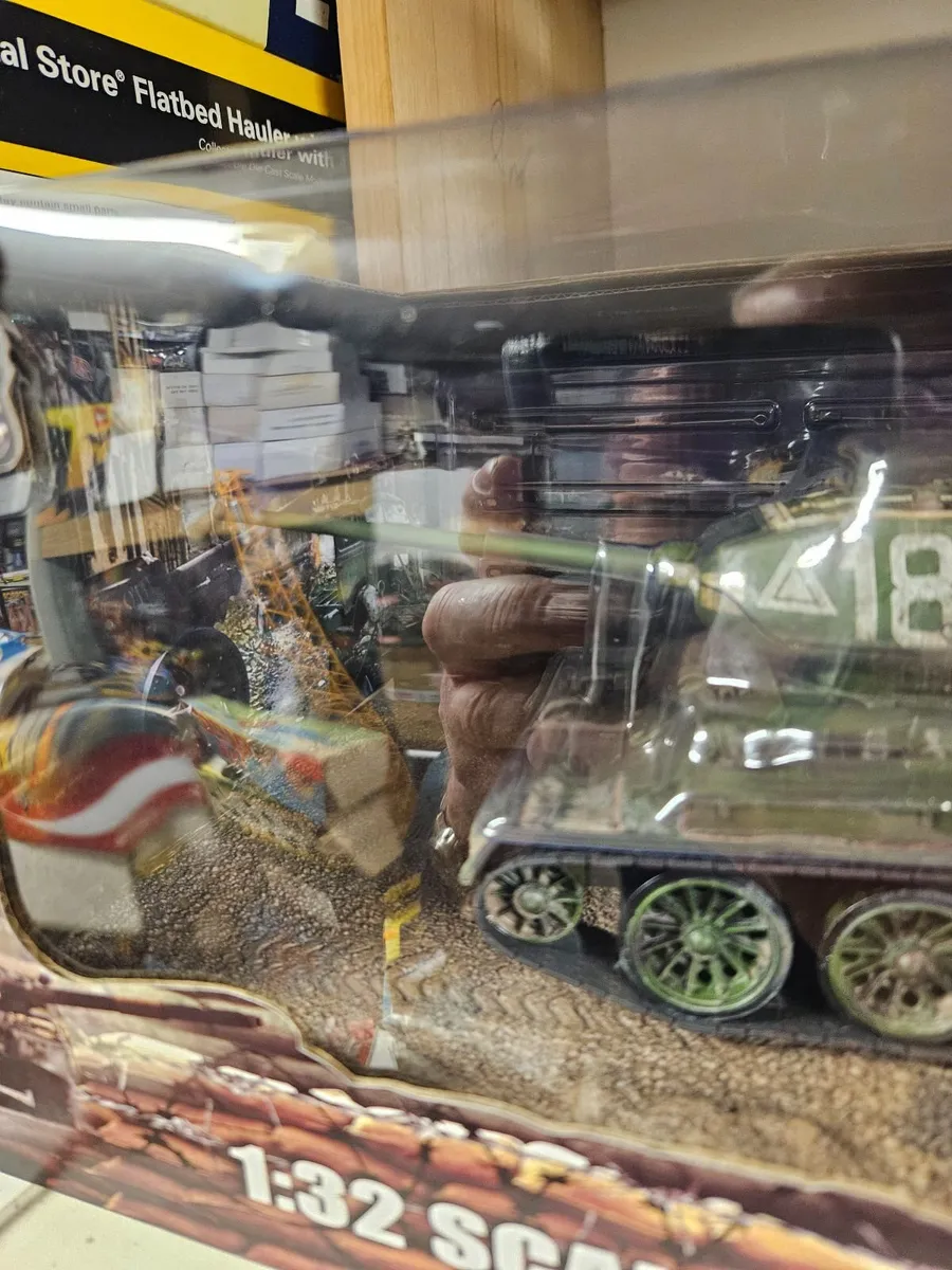 Corgi Forces of Valor Russian WW2 T34 - Image 3