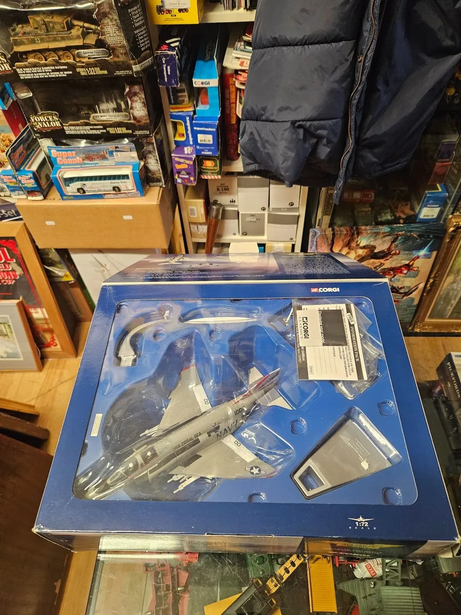 Corgi American Navy F4 Phantom - Image 4