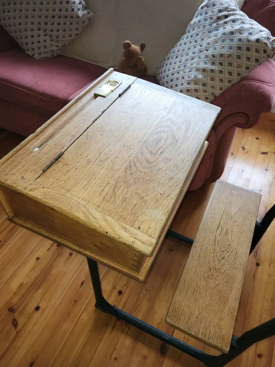 Old school desks - Image 2