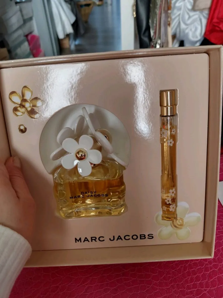 Marc Jacobs Daisy set - Image 2