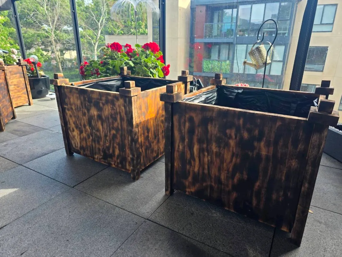 4 oak hard wood planters - Image 3