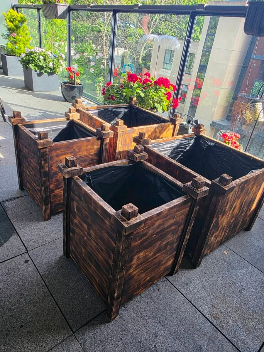 4 oak hard wood planters - Image 2