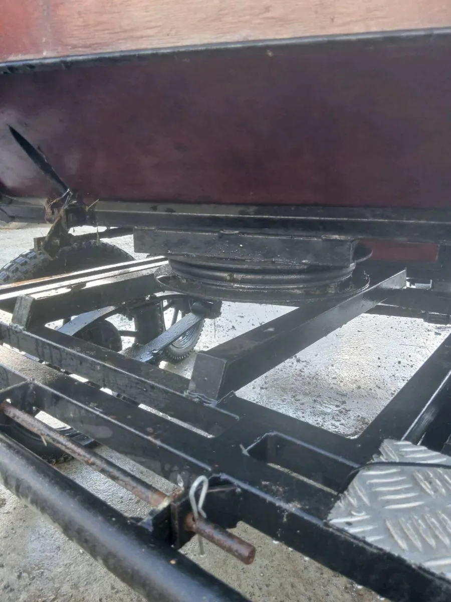Carriage - Image 1