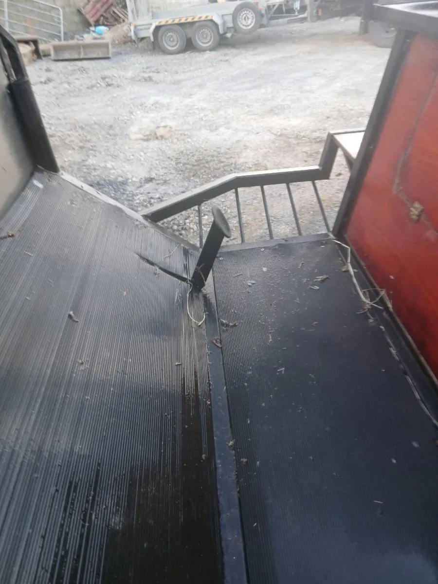 Carriage - Image 2