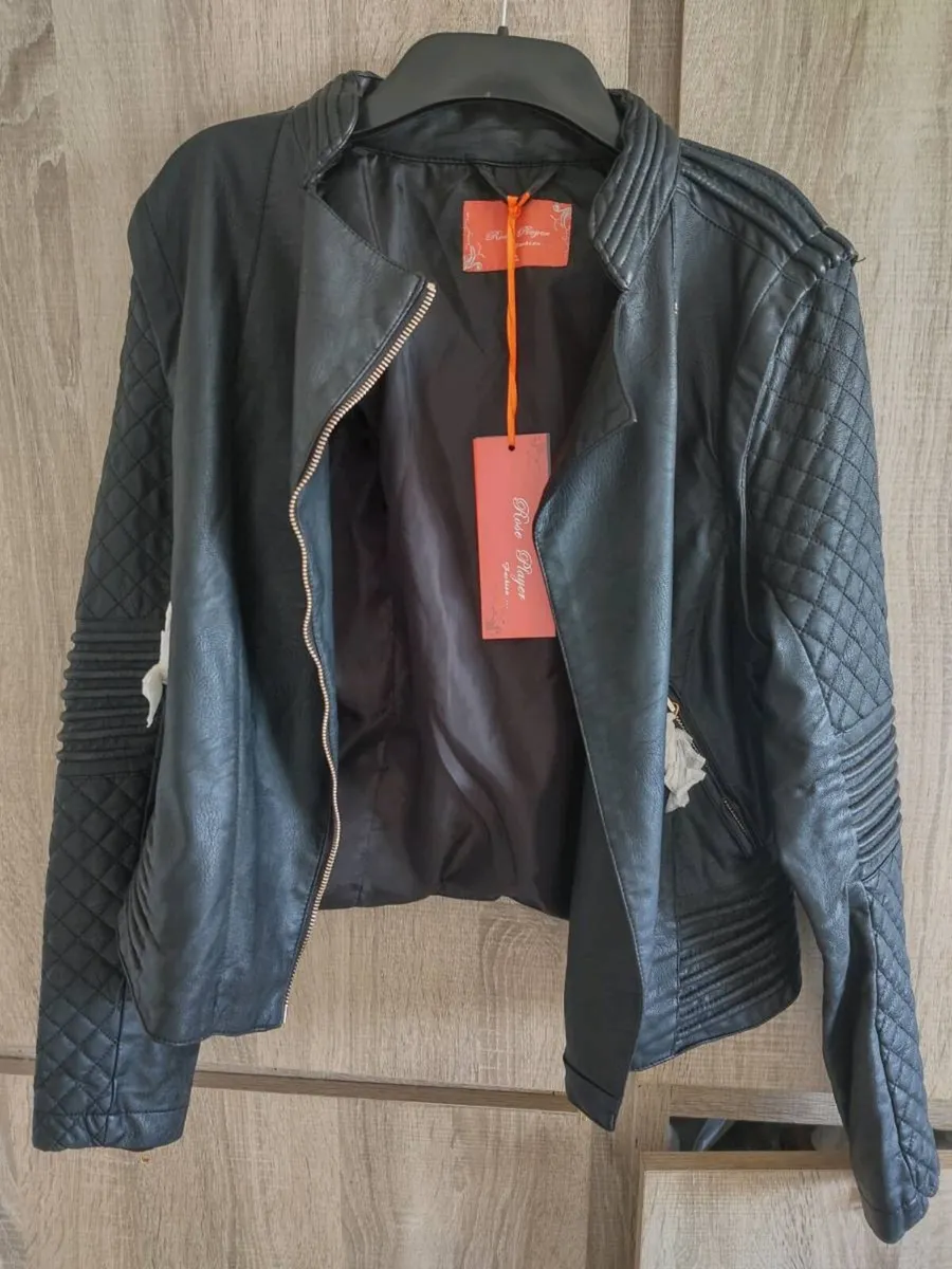 Biker style black jacket attached sleeves size m - Image 1