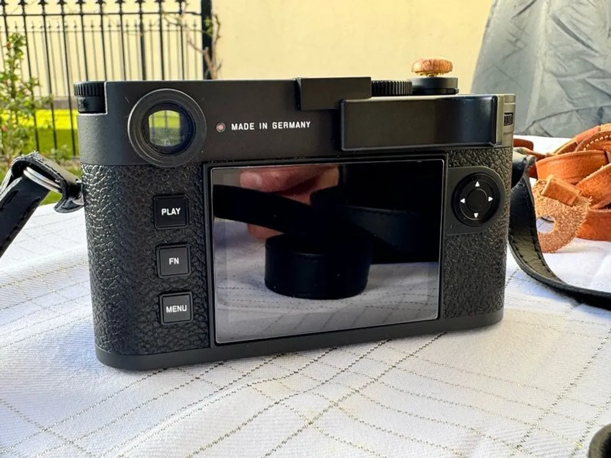 Leica M11-P  458 Shutter Count  Like New - Image 2