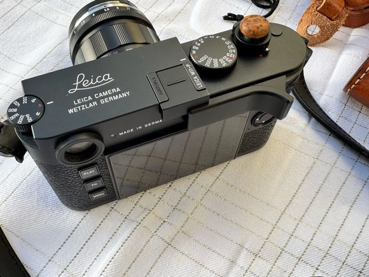 Leica M11-P  458 Shutter Count  Like New - Image 3