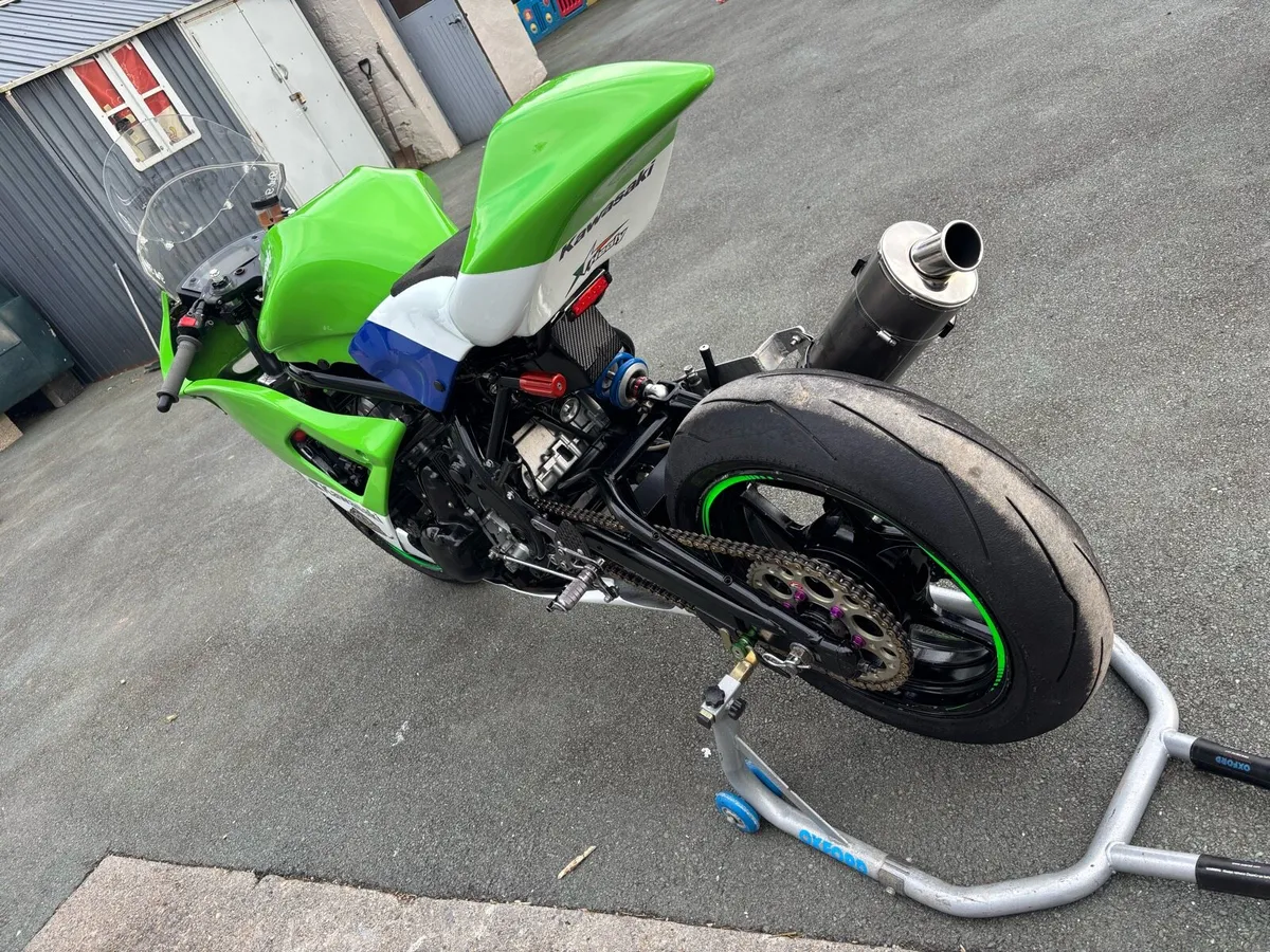 Kawasaki Er650 track bike - Image 3