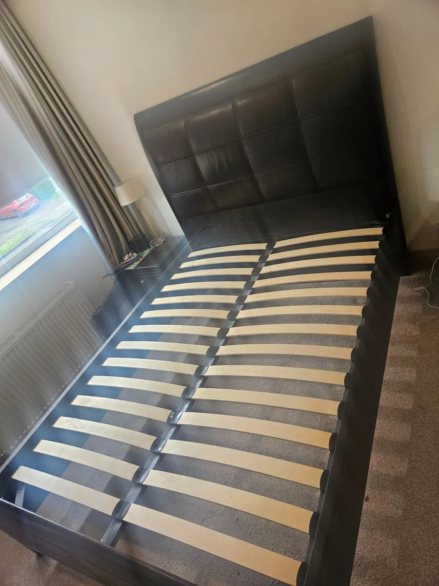 Bed frame - Image 1
