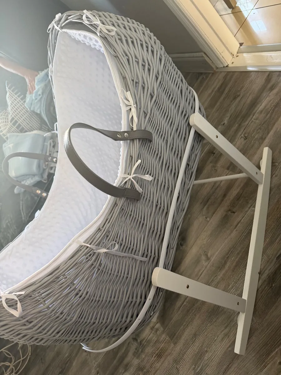 Moses basket - Image 1