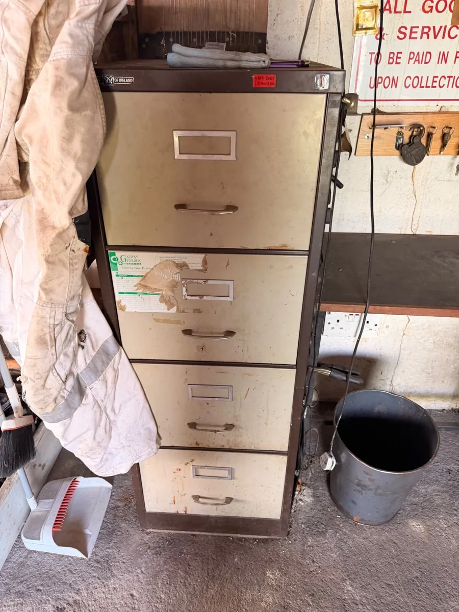 Garage clearance - Image 3