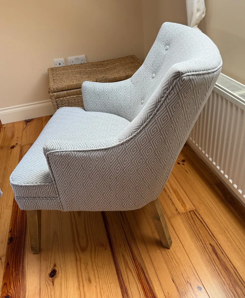 Chair - Image 4