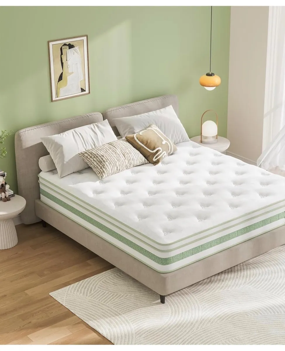 Small Double Mattress 4FT, 10 Inch Gel Memory Foam - Image 1