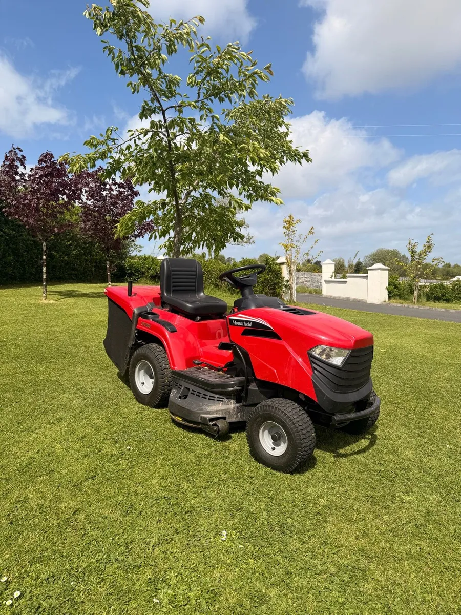 Mountfield Ride on lawnmower - Image 2