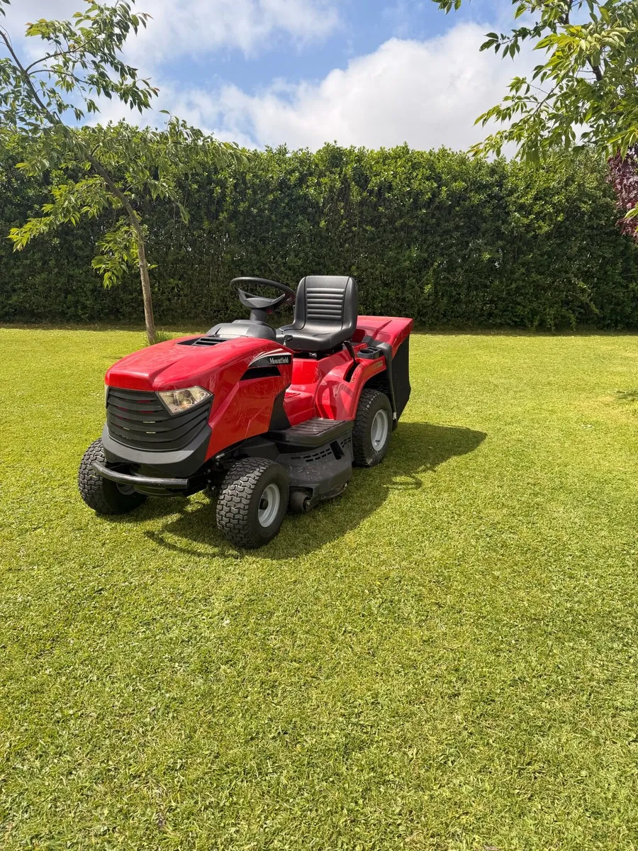 Mountfield Ride on lawnmower - Image 3