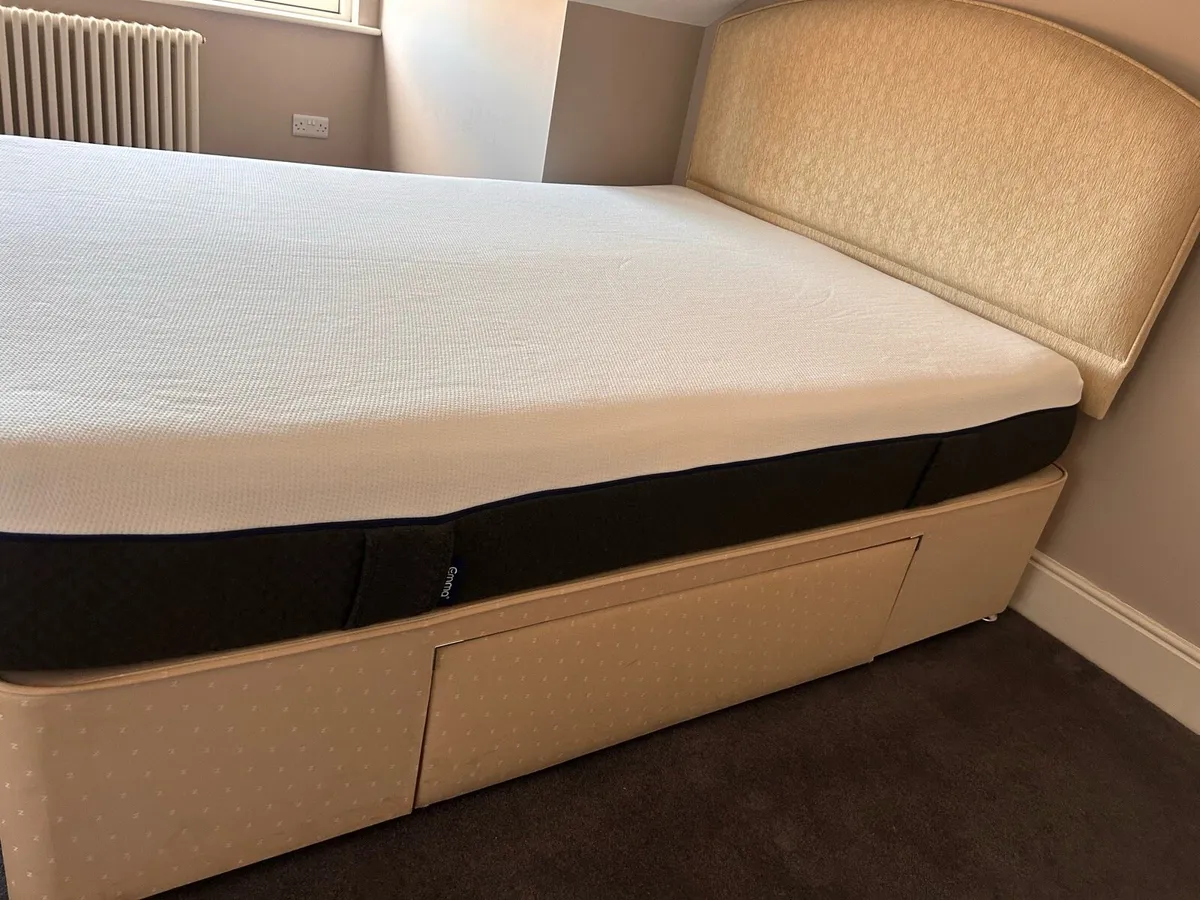 Bed frame and mattress - Image 3