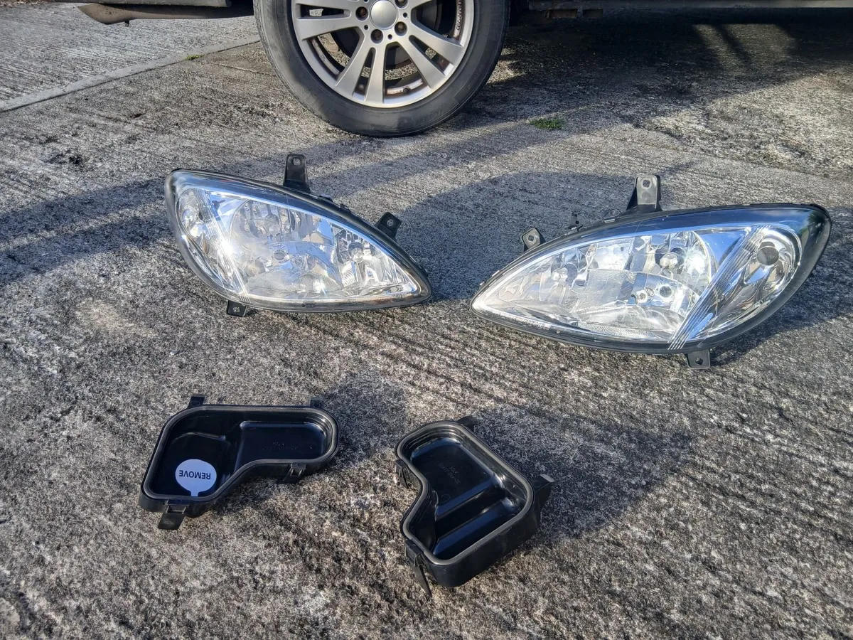 Lefthand drive vito headlights new - Image 2