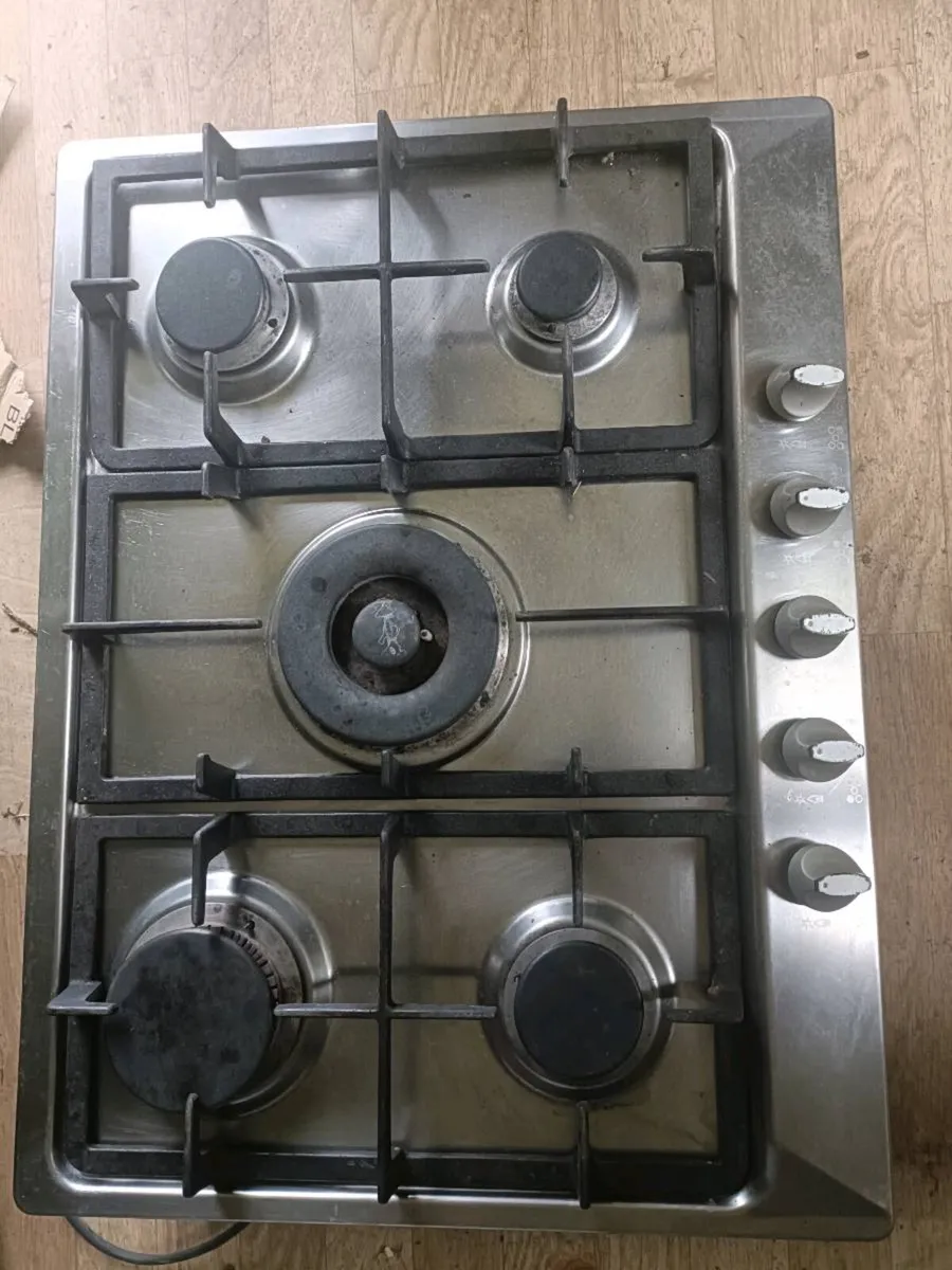 5 ring gas hob - Image 1