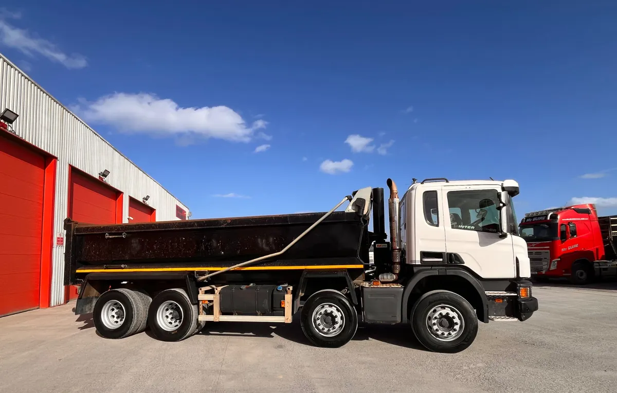 2017  Scania P410 XT 8x4 Tipper - Image 3