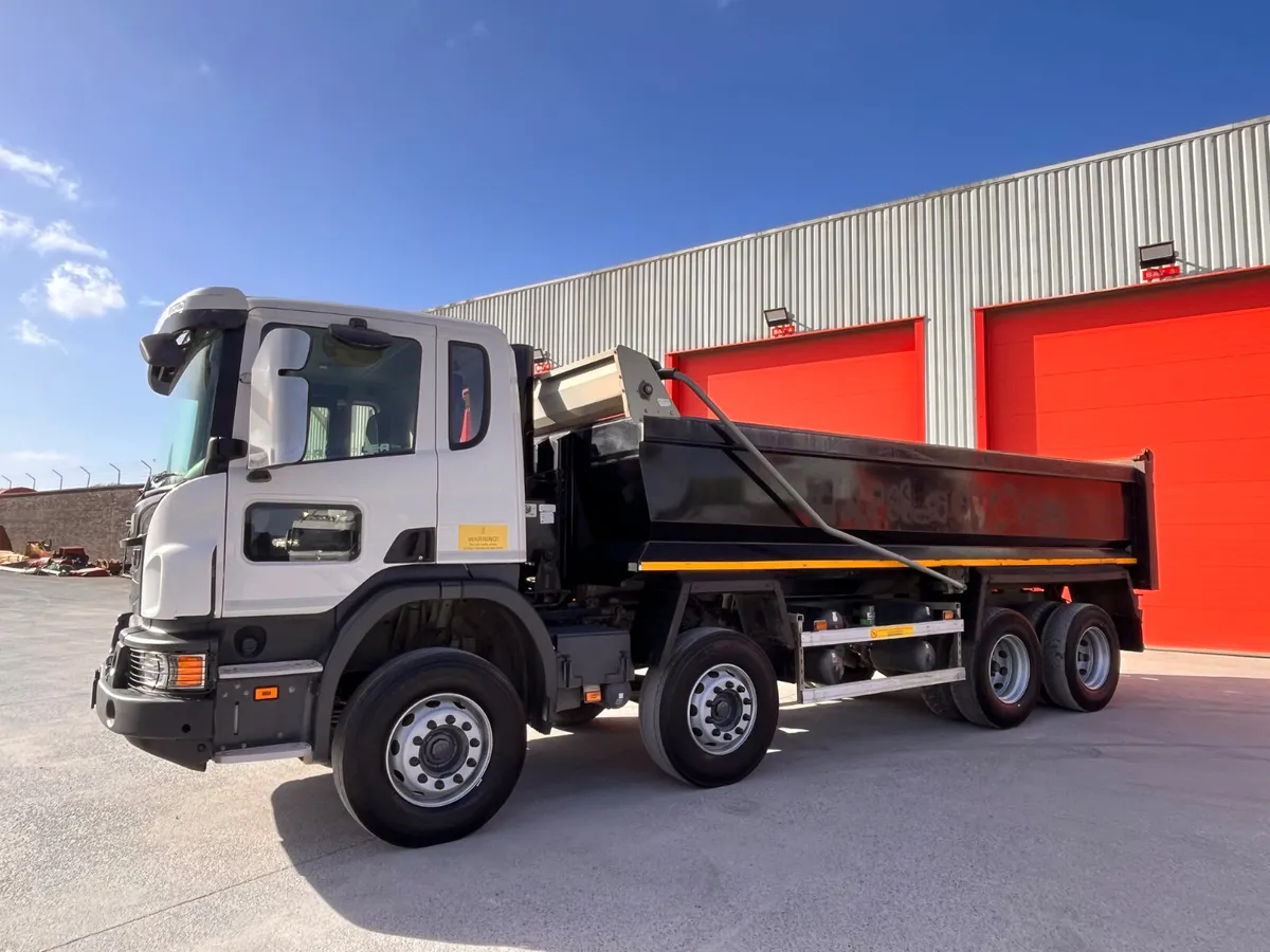 2017  Scania P410 XT 8x4 Tipper - Image 2