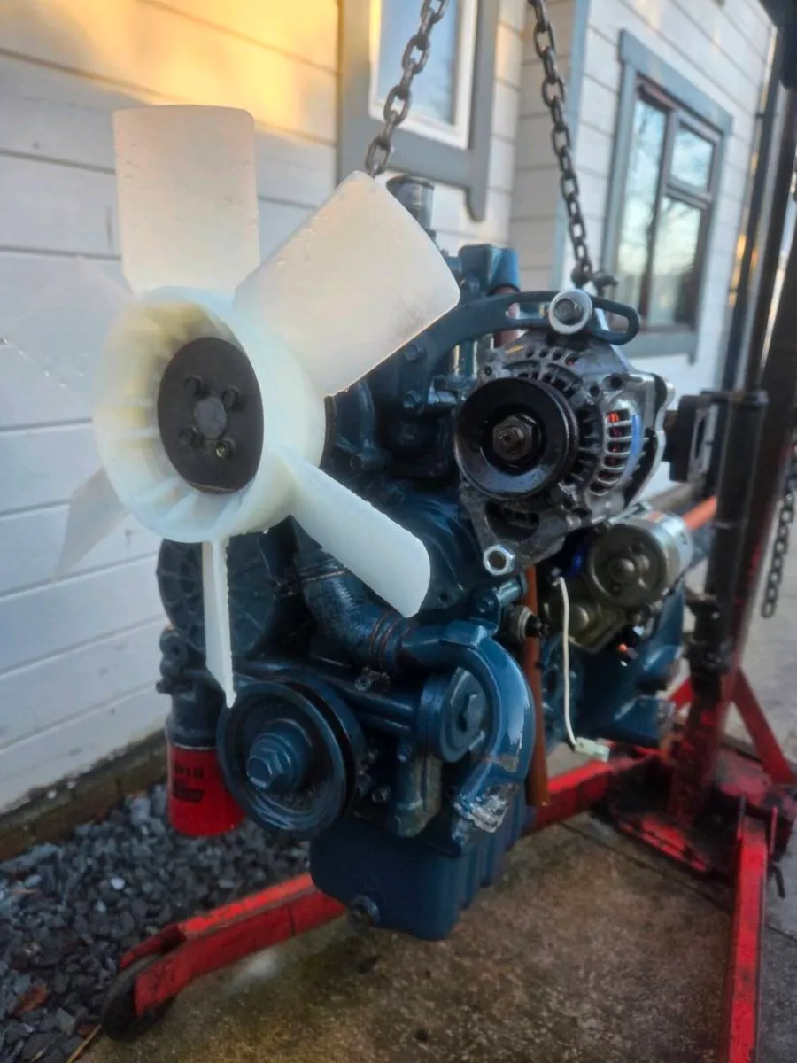 Kubota D1105 & D905 3 cylinder diesel engines - Image 2