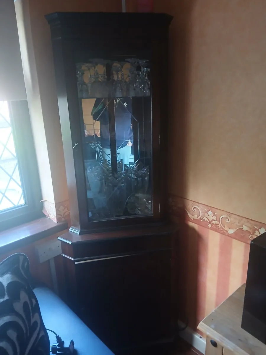Corner units and tv cabinet - Image 1