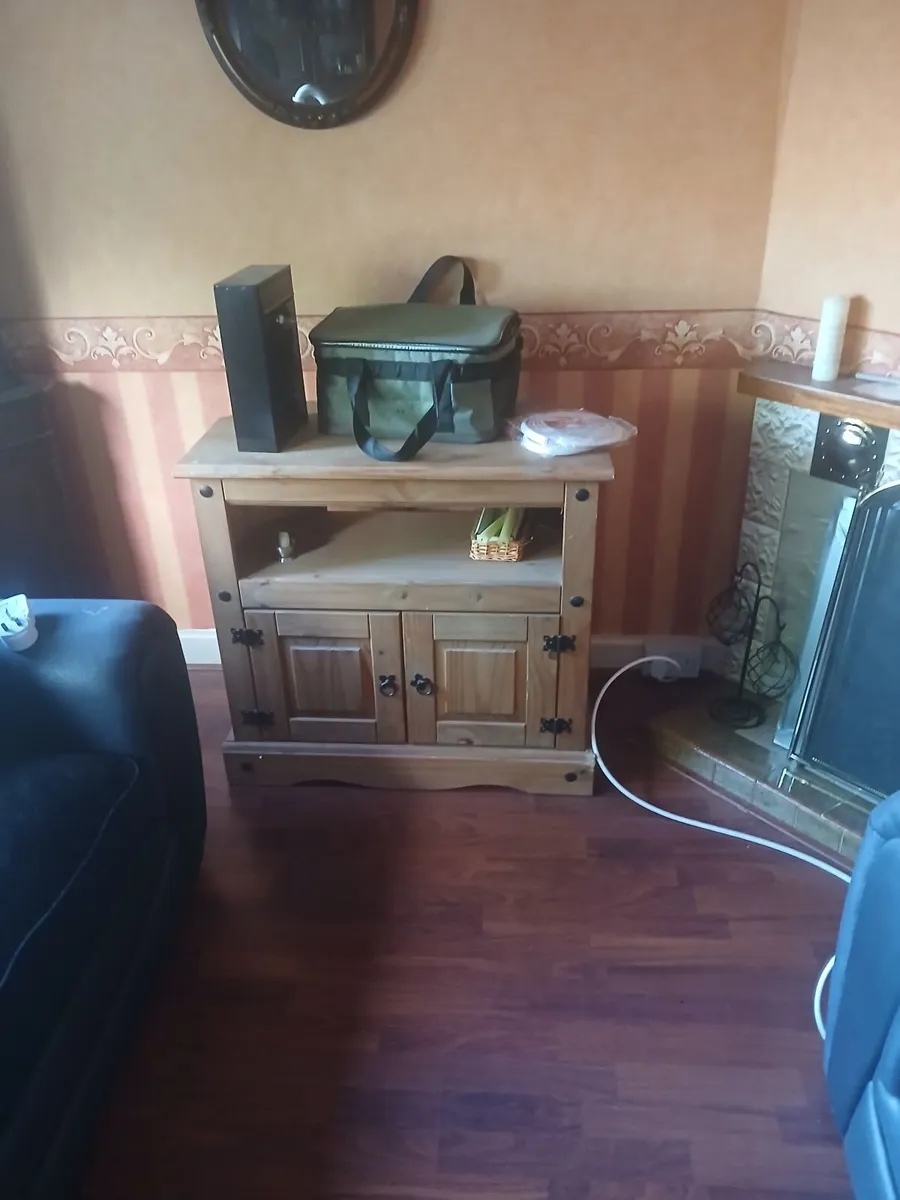 Corner units and tv cabinet - Image 2